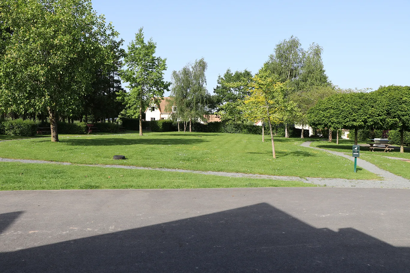 Parc près de la mairie et de la salle des fêtes
